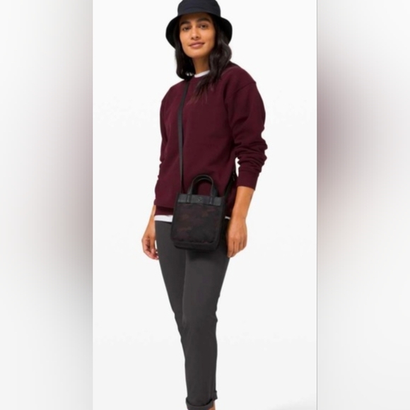 Euc LULULEMON Now And Always Micro Tote Super Cute And Practical For Everyday😁 - Picture 2 of 7